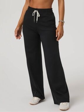 Vuori Black Halo Essential Wideleg Pant